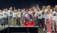 Dragana Mirković pozvala na binu sve fanove koje nose majcu sa njenim likom ili tekstovima pesama