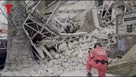 Pogledajte kako spasioci pretražuju ruševine