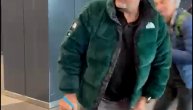 Maca se uzbudio, pa poceo da trči po aerodromu