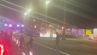 Neverovatan snimak sa prelaza Bajakovo: Ovako su prekratili čekanje od 6 sati