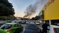 požar prekoputa Šoping centra Karaburma
