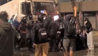 Policija vodenim topovima i suzavcem rasteruje demonstrante u Tirani
