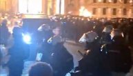 Jake snage policije ispred Skupštine grada