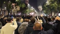 Narod skandira ,,Vrati konju glavu Dragane''