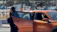 Dečko stigao po Sanju Vučić