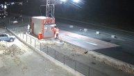 Demolirana auto perionica kod Čačka: Maskirani huligani sekirom i čekićem sve polupali