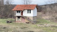 Ovo je kuća gde su nastradali momci u Banji Koviljaci