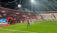 Delije vatrometom gađale fudbalere Partizana kod izlaska sa terena nakon 178. večitog derbija