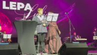 Lepa Lukić zapčela koncert