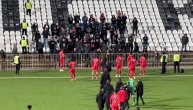 Navijači Radničkog "terali" trenera Badnovića, vođa držao i govor