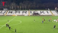 Navijači Radničkog "terali" trenera Badnovića, vođa držao i govor