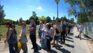 Veličanstvena kolona ispred Hrama: Narod na suncu čeka da se pokloni Pojasu Presvete Bogorodice