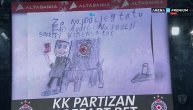 Emotivan prizor u Areni: Sin pokojnog Edina pokazao crtež i poruku "Za najboljeg tatu"
