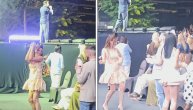 Milica Pavlović đuska na koncertu Nikosa Vertisa