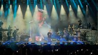 Nikos Vertis započeo koncert, pozdravio publiku: "Dobro veče, Srbija"