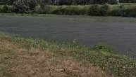Nebo se smračilo u Borči: Posle paklenih vrućina zahlađenje i pljusak