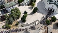 BEOGRAD OVO NE PAMTI! Scene iz vazduha su NESTVARNE: Naš dron snimio reku vernika oko Hrama