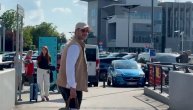 Darin dečko trčeći pobegao od medija