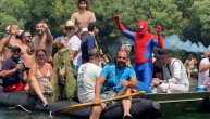 Roštilj u čamcu, Spajdermen, pirat sa Drine i skokovi: Šta se sve moglo videti na Drinskoj regati