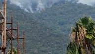 Gori iznad Đenovića i Baošića: Vatra se spušta ka kućama i zgradama