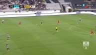Aleks Zeković dobio crveni karton protiv IMT-a u 14. minutu