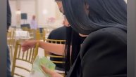 Pun sto evra! Isplivao snimak kako Zorana Mićanović deli bakšiš - "Rekla je da će nas počastiti"