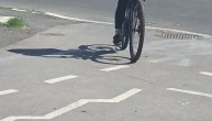 Šta biste radili da vam ovakav dostavljač pozvoni na vrata?