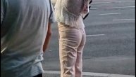 Policija Zejni ne da da uđe u prajd prostor, čeka da dođu po nju