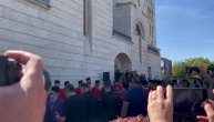 Voze telo Ratka Mladića ka Topčiderskom groblju